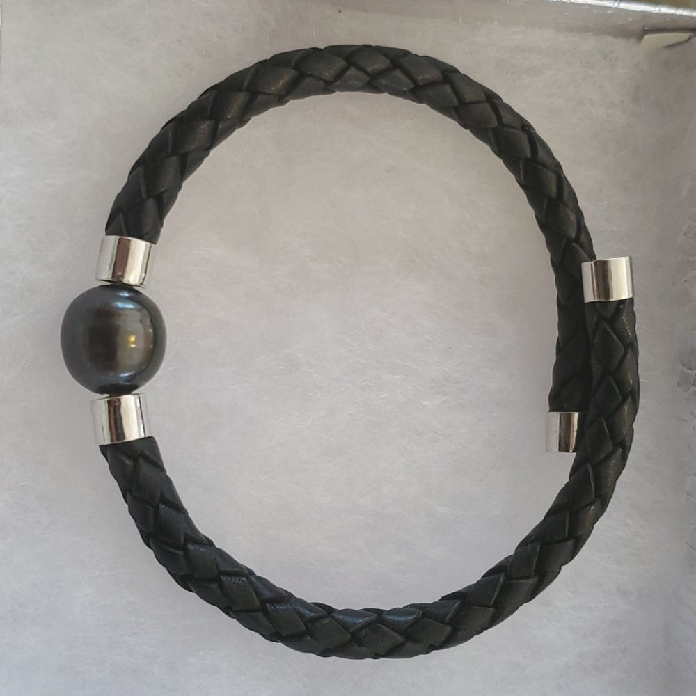 COPY - Pearl/Leather wrap bracelet
